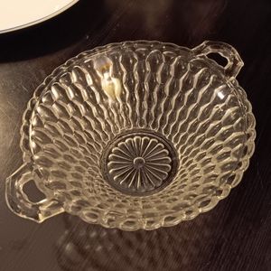 HONEYCOMB PATTERNED HANDLED BOWL